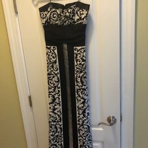 Elegant Nicole Miller Black & White Gown